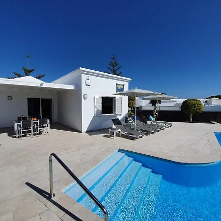 2 Bedroom Cassandra And Katrina With Private Heated Pools. Villa